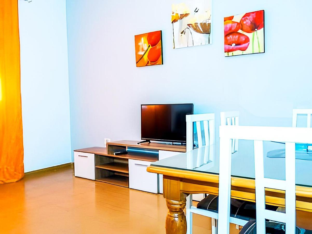 Apartamentos Garaje & Aire & Wifi & Solo Familias Y Parejas Conil De La Frontera Luaran gambar
