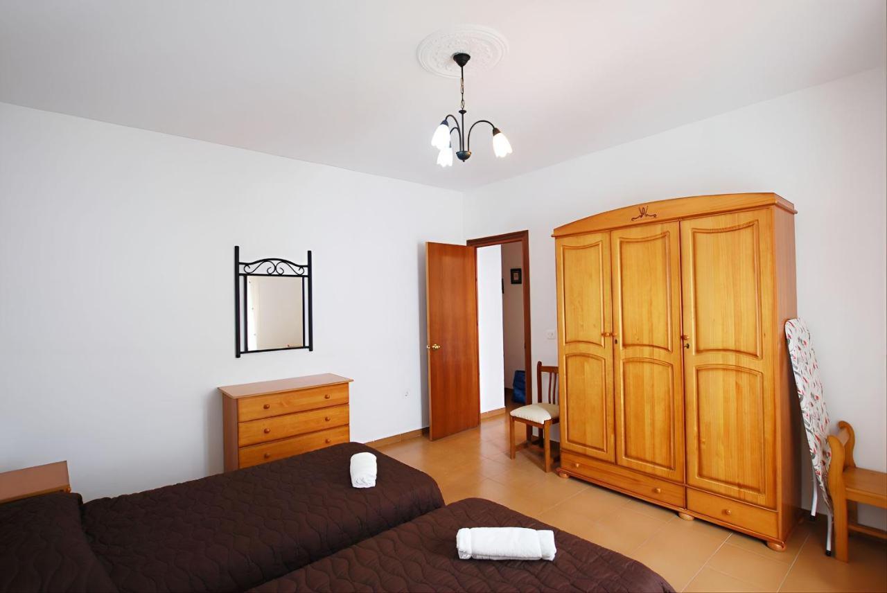 Apartamentos Garaje & Aire & Wifi & Solo Familias Y Parejas Conil De La Frontera Luaran gambar